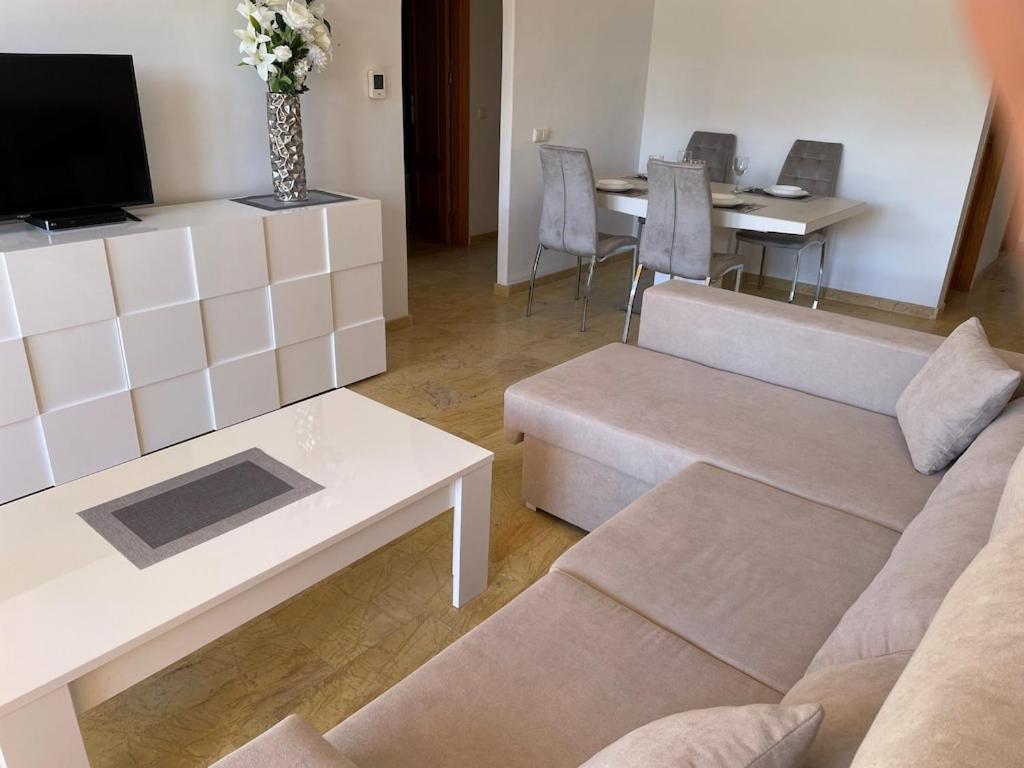 A Stunning 2 Bedroom Apartment 5 Min Walk To The Beautiful Beaches Of Vera Playa Playas de Vera Bagian luar foto